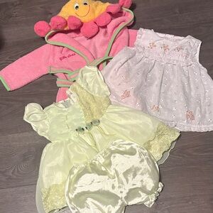 6 month baby girls bundle 4 pieces $15
